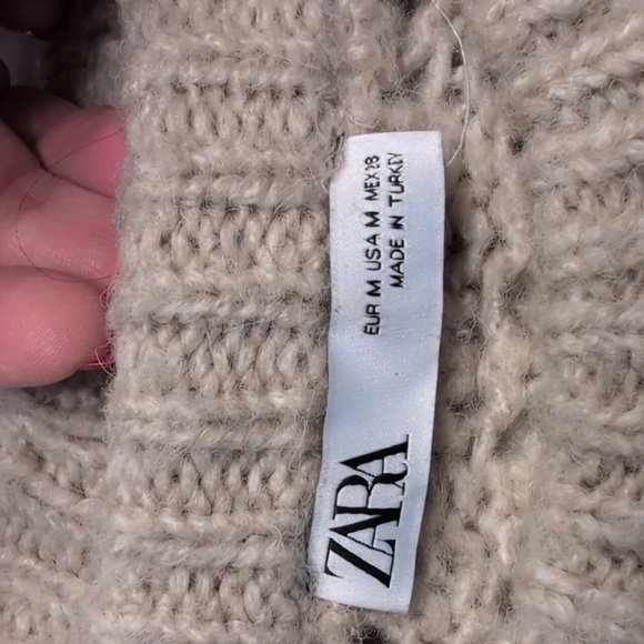 Zara Crew Neck Bell Sleeve Cropped Crocheted Knit Sweater Size Medium‎ - Picture 7 of 7